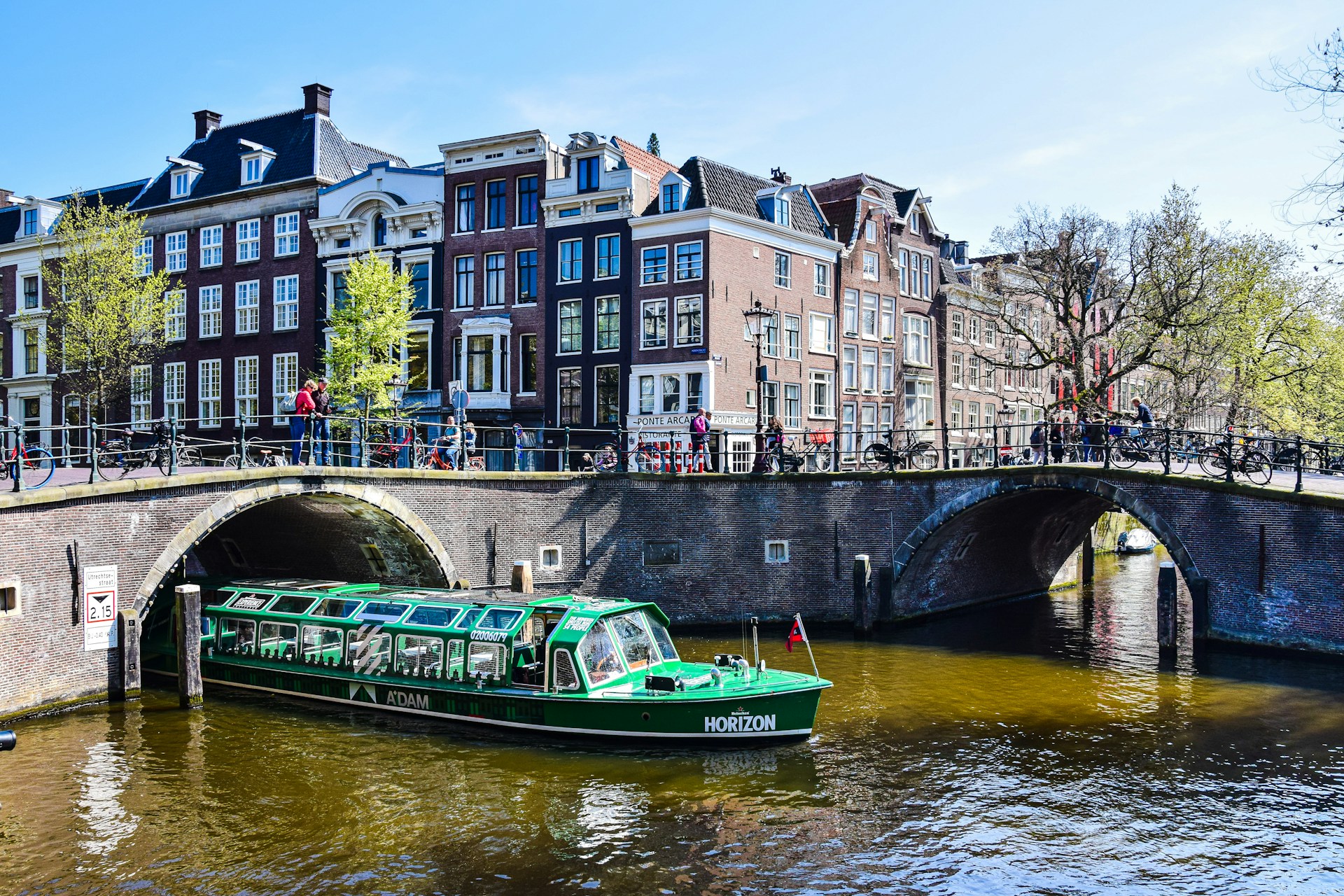 salonboot huren in Amsterdam