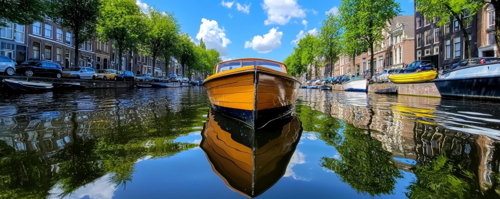 best canal tour amsterdam